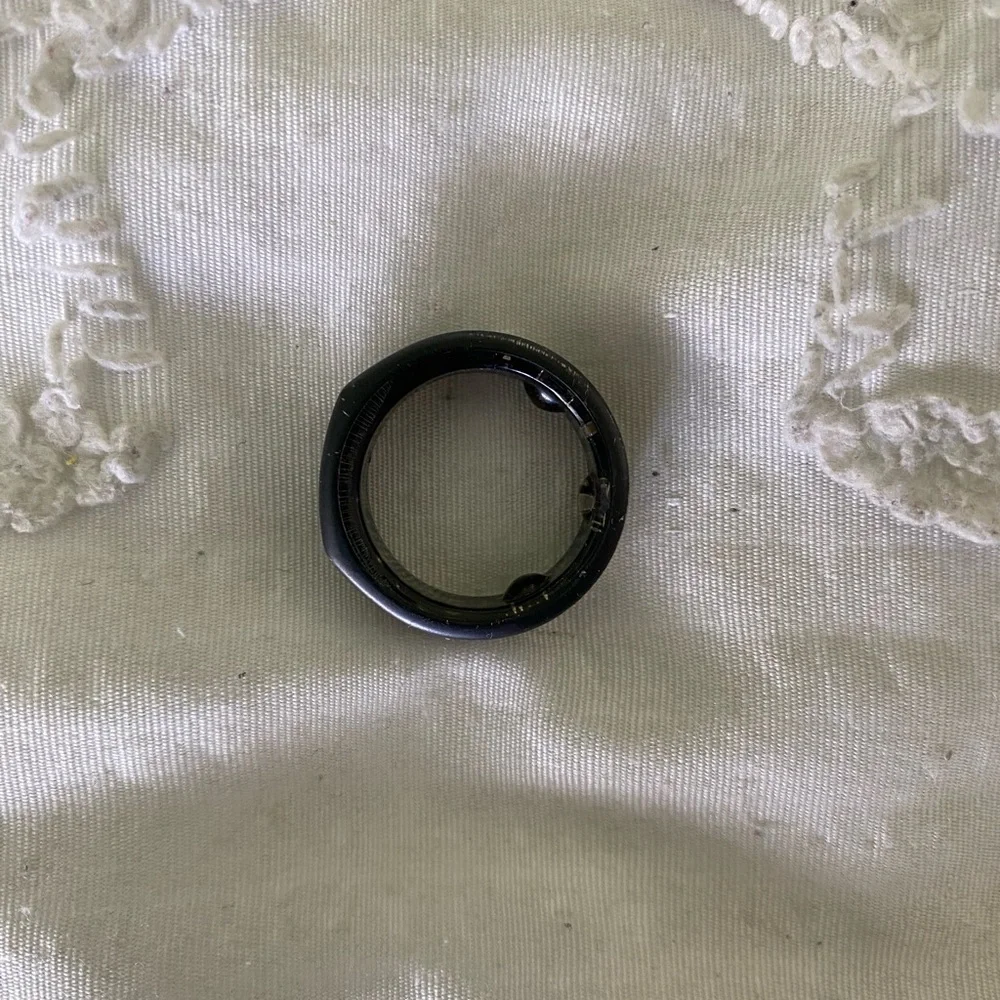 Oura Ring Gen 3 Size 8 (JUST THE RING — replacement charger found on Amazon)